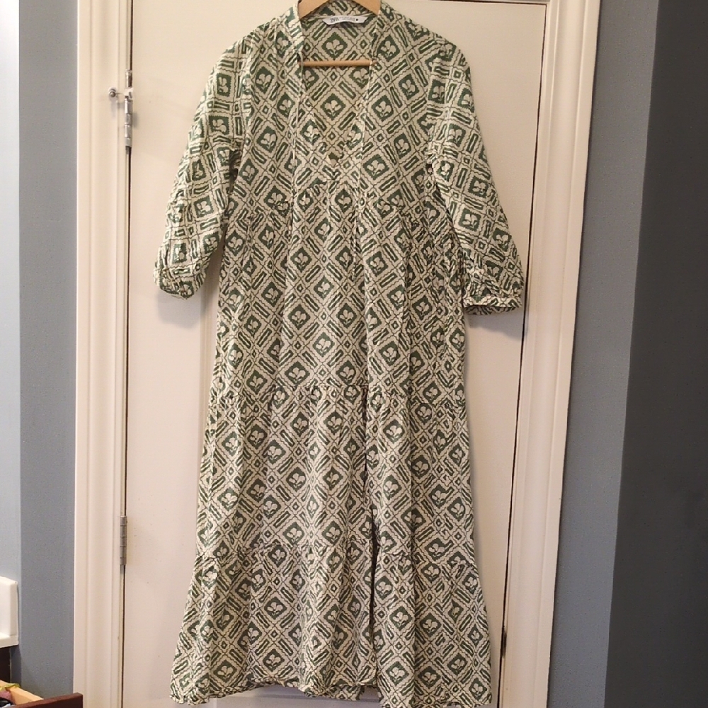 Zara Green and White Long Sleeve Maxi Dress